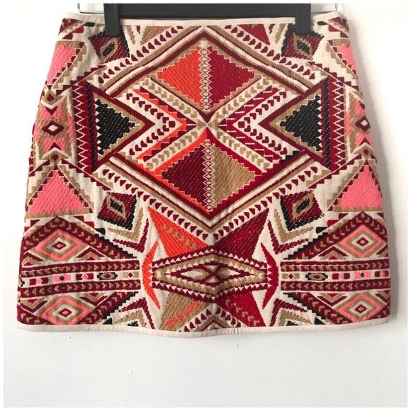 Topshop Dresses & Skirts - Topshop Jacquard Embroidered Skirt Size 6